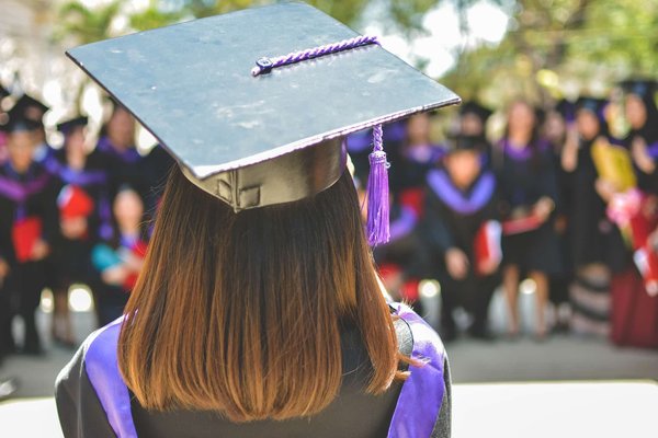 Comment l'enseignement secondaire prépare-t-il aux études supérieures ?